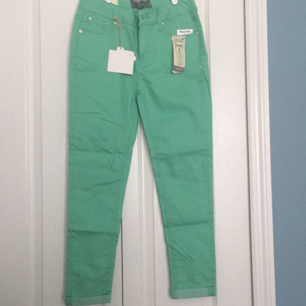 Girl’s Anklet Pants